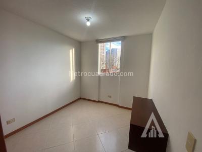 Apartamento de 2 alcobas en arriendo en Loma Del Indio, Medellín, 58 m² · foto 3 de 13