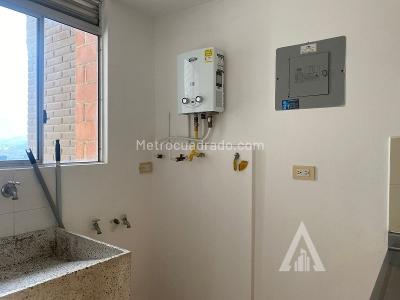 Apartamento de 2 alcobas en arriendo en Loma Del Indio, Medellín, 58 m² · foto 6 de 13