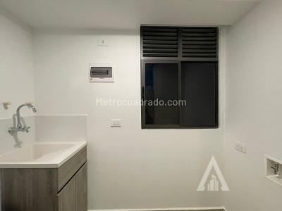Apartamento de 3 alcobas en arriendo en Ciudad Del Rio, Medellín, 72 m² · foto 3 de 11