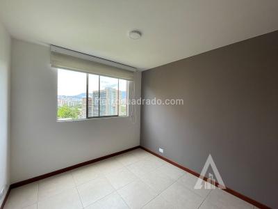 Apartamento de 2 alcobas en arriendo en Los Balsos, Medellín, 78 m² · foto 2 de 9