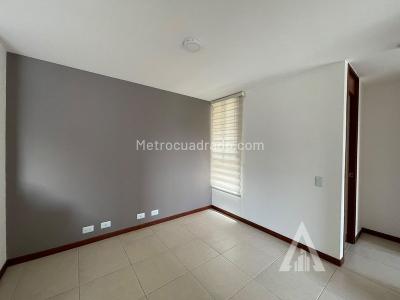Apartamento de 2 alcobas en arriendo en Los Balsos, Medellín, 78 m² · foto 4 de 9