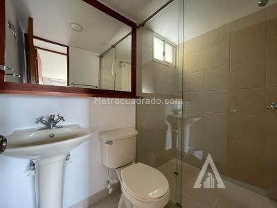 Apartamento de 2 alcobas en arriendo en Los Balsos, Medellín, 78 m² · foto 6 de 9
