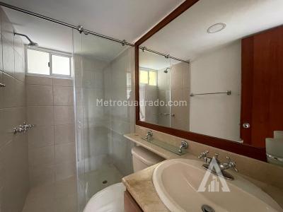 Apartamento de 2 alcobas en arriendo en Los Balsos, Medellín, 78 m² · foto 7 de 9