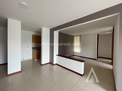 Apartamento de 2 alcobas en arriendo en Los Balsos, Medellín, 78 m² · foto 8 de 9