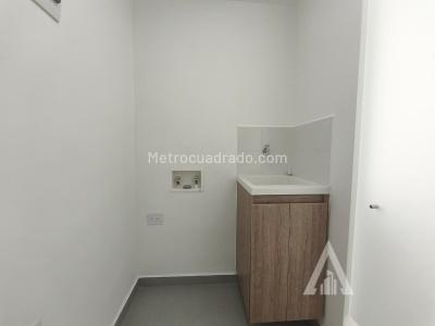 Apartamento de 3 alcobas en arriendo en Sabaneta, Sabaneta, 76 m² · foto 9 de 17