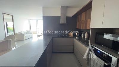 Apartamento de 3 alcobas en venta en Av Las Palmas, Medellín, 133 m² · foto 2 de 20