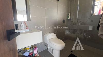 Apartamento de 3 alcobas en venta en Av Las Palmas, Medellín, 133 m² · foto 3 de 20