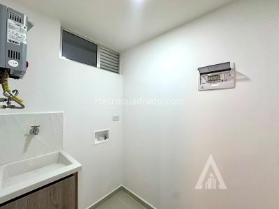 Apartamento de 3 alcobas en venta en Itagui, Itagüí, 70 m² · foto 11 de 16