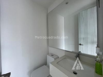 Apartamento en arriendo en Castropol, Medellín · foto 10 de 11