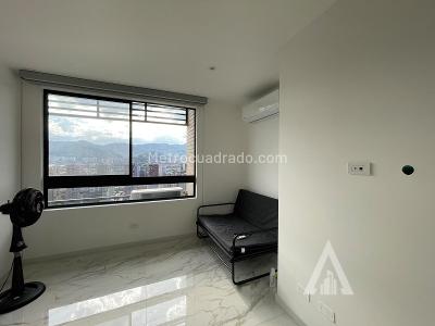 Apartamento en arriendo en Castropol, Medellín · foto 2 de 11