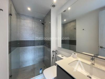 Apartamento en arriendo en Castropol, Medellín · foto 7 de 11