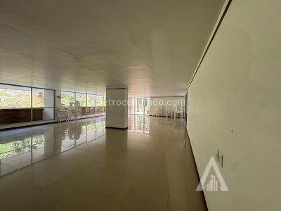 Apartamento en arriendo en El Poblado, Medellín · foto 3 de 19