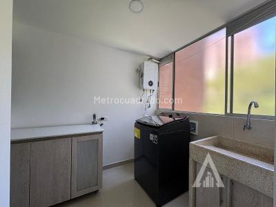 Apartamento en arriendo en El Poblado, Medellín · foto 10 de 19