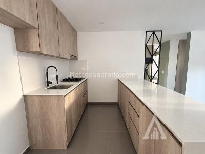 Apartamento de 2 alcobas en arriendo en Ciudad Del Rio, Medellín, 67 m² · foto 2 de 13