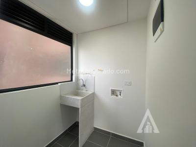 Apartamento en venta en Av Las Palmas, Medellín · foto 4 de 8