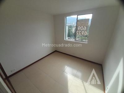 Apartamento en venta en Itagui, Itagüí · foto 3 de 14