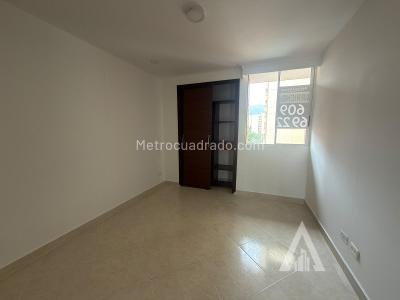 Apartamento en arriendo en Los Colores, Medellín · foto 10 de 11