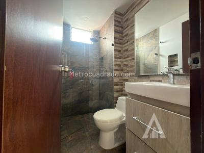 Apartamento en arriendo en Los Colores, Medellín · foto 6 de 11