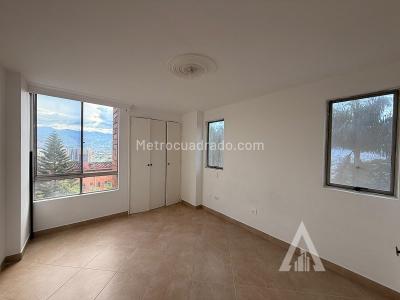 Apartamento de 2 alcobas en arriendo en Loma Del Indio, Medellín, 85 m² · foto 2 de 10