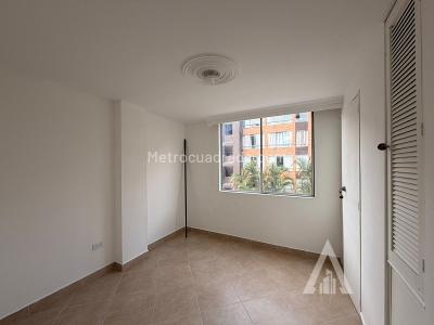 Apartamento de 2 alcobas en arriendo en Loma Del Indio, Medellín, 85 m² · foto 7 de 10