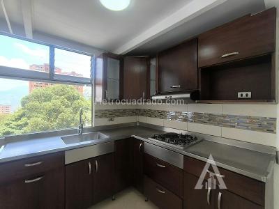 Apartamento de 2 alcobas en arriendo en El Poblado, Medellín, 60 m² · foto 2 de 16