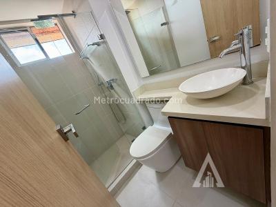 Apartamento de 3 alcobas en arriendo en Zuñiga, Envigado, 114 m² · foto 3 de 13