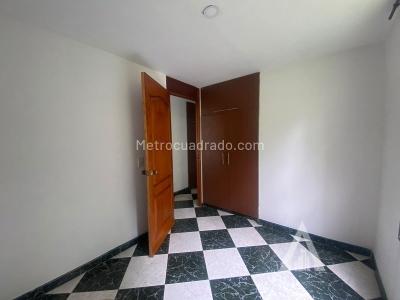 Apartamento de 3 alcobas en arriendo en Loma Del Indio, Medellín, 100 m² · foto 2 de 12