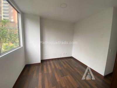 Apartamento de 2 alcobas en venta en El Poblado, Medellín, 120 m² · foto 5 de 20