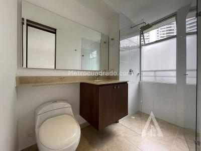 Apartamento de 3 alcobas en arriendo en Av Las Palmas, Medellín, 70 m² · foto 5 de 10