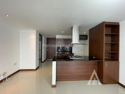 Apartamento de 3 alcobas en arriendo en Av Las Palmas, Medellín, 70 m² · foto 9 de 10