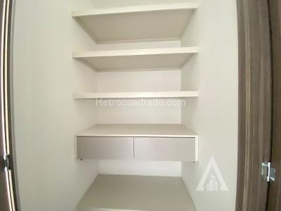 Apartamento de 3 alcobas en arriendo en Av Las Palmas, Medellín, 72 m² · foto 9 de 11