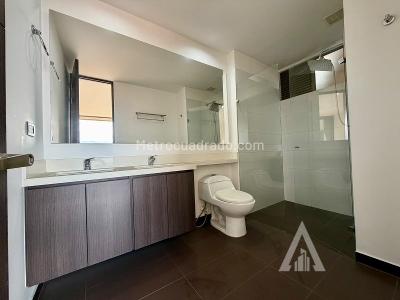 Apartamento de 3 alcobas en arriendo en Av Las Palmas, Medellín, 161 m² · foto 17 de 20