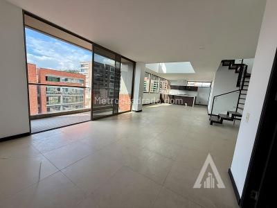 Apartamento de 3 alcobas en arriendo en Av Las Palmas, Medellín, 161 m² · foto 2 de 20