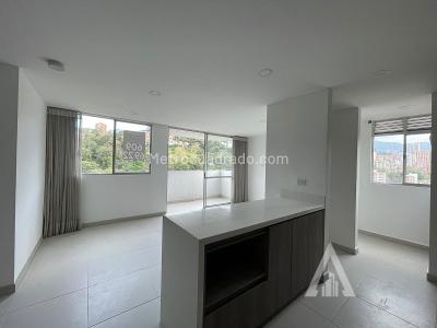 Apartamento de 3 alcobas en venta en El Poblado, Medellín, 77 m² · foto 2 de 8