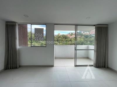 Apartamento de 3 alcobas en venta en El Poblado, Medellín, 77 m² · foto 7 de 8