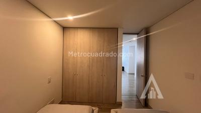 Apartamento de 3 alcobas en venta en El Poblado, Medellín, 139 m² · foto 2 de 14