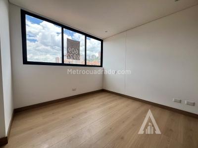 Apartamento de 2 alcobas en venta en El Poblado, Medellín, 120 m² · foto 11 de 12