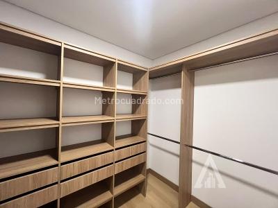 Apartamento de 2 alcobas en venta en El Poblado, Medellín, 120 m² · foto 5 de 12