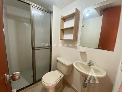 Apartamento de 2 alcobas en arriendo en Loma Del Indio, Medellín, 58 m² · foto 10 de 15