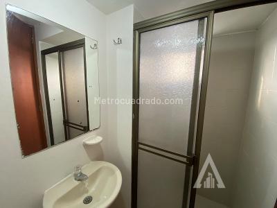 Apartamento de 2 alcobas en arriendo en Loma Del Indio, Medellín, 58 m² · foto 9 de 15