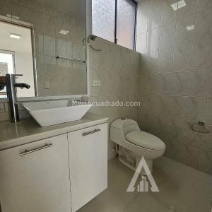 Apartamento en arriendo en Poblado, Medellín · foto 18 de 20