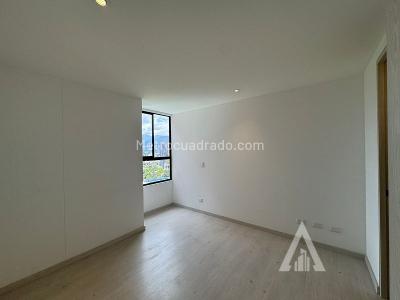 Apartamento en arriendo en Castropol, Medellín · foto 10 de 15