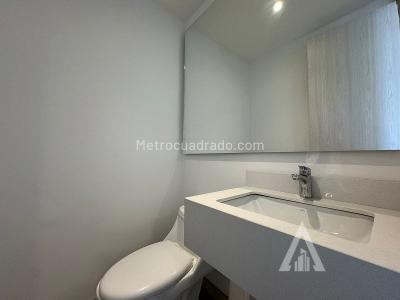 Apartamento en arriendo en Castropol, Medellín · foto 4 de 15