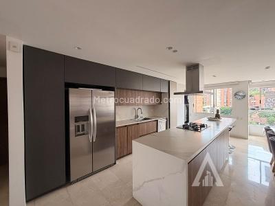 Apartamento de 4 alcobas en arriendo en Ciudad Del Rio, Medellín, 207 m² · foto 3 de 16