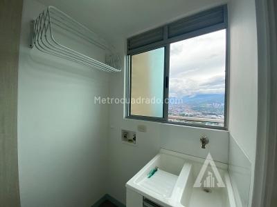 Apartamento de 3 alcobas en arriendo en El Poblado, Medellín, 100 m² · foto 11 de 13