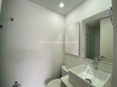 Apartamento de 3 alcobas en arriendo en El Poblado, Medellín, 100 m² · foto 13 de 13