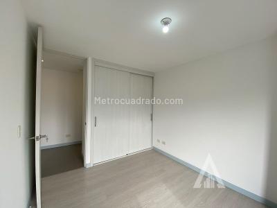 Apartamento de 3 alcobas en arriendo en El Poblado, Medellín, 100 m² · foto 3 de 13