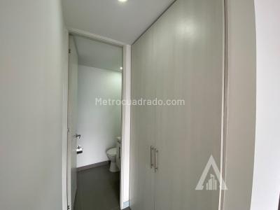 Apartamento de 3 alcobas en arriendo en El Poblado, Medellín, 100 m² · foto 6 de 13