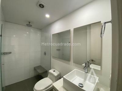Apartamento de 3 alcobas en arriendo en El Poblado, Medellín, 100 m² · foto 9 de 13