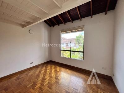 Casa de 4 alcobas en arriendo en El Poblado, Medellín, 240 m² · foto 10 de 20
